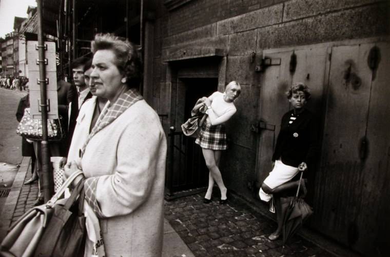 The Women Of New York City From The 60S And 70S Through Garry Winogrand’s Provocative Lens