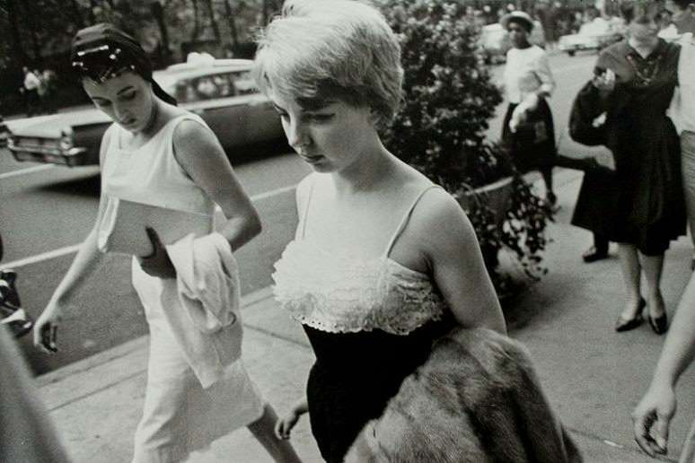 The Women Of New York City From The 60S And 70S Through Garry Winogrand’s Provocative Lens