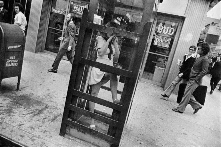 The Women Of New York City From The 60S And 70S Through Garry Winogrand’s Provocative Lens