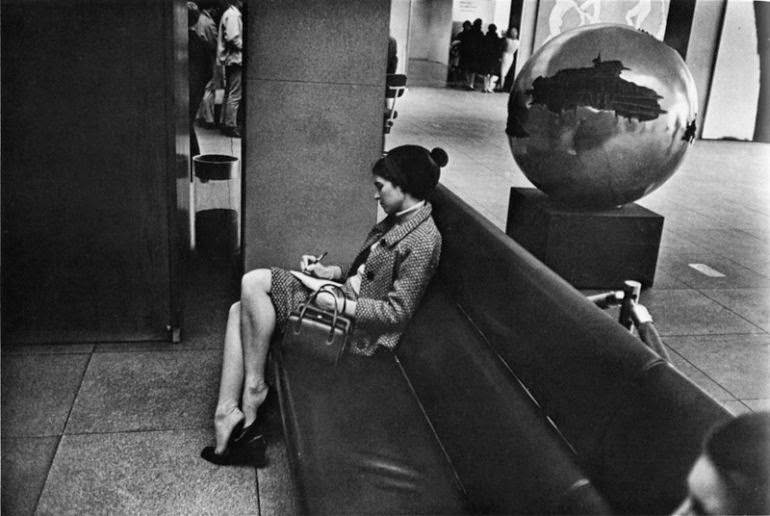 The Women Of New York City From The 60S And 70S Through Garry Winogrand’s Provocative Lens