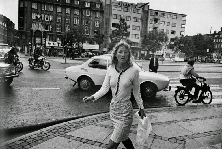 The Women Of New York City From The 60S And 70S Through Garry Winogrand’s Provocative Lens